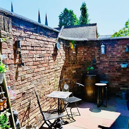Villa Gaia à Lichfield Extérieur photo