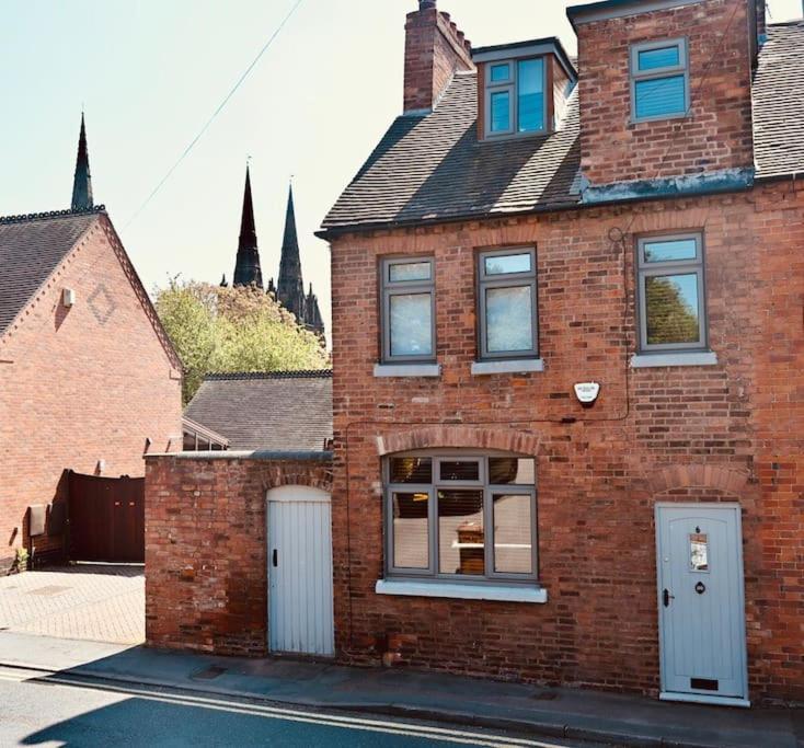 Villa Gaia à Lichfield Extérieur photo