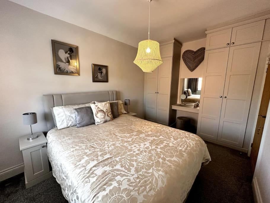 Villa Gaia à Lichfield Extérieur photo