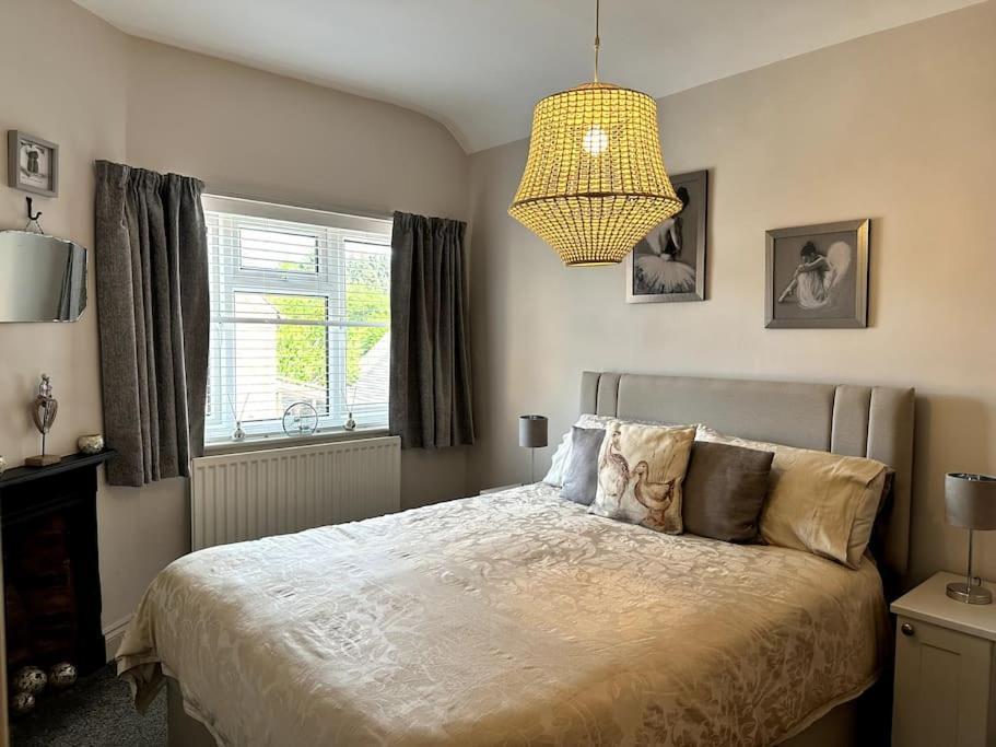 Villa Gaia à Lichfield Extérieur photo