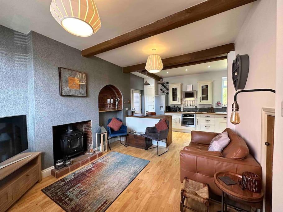 Villa Gaia à Lichfield Extérieur photo