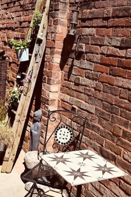 Villa Gaia à Lichfield Extérieur photo